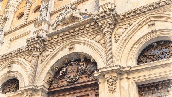 Watercolour: Carved architectural detail at the Loggia dei Mercanti